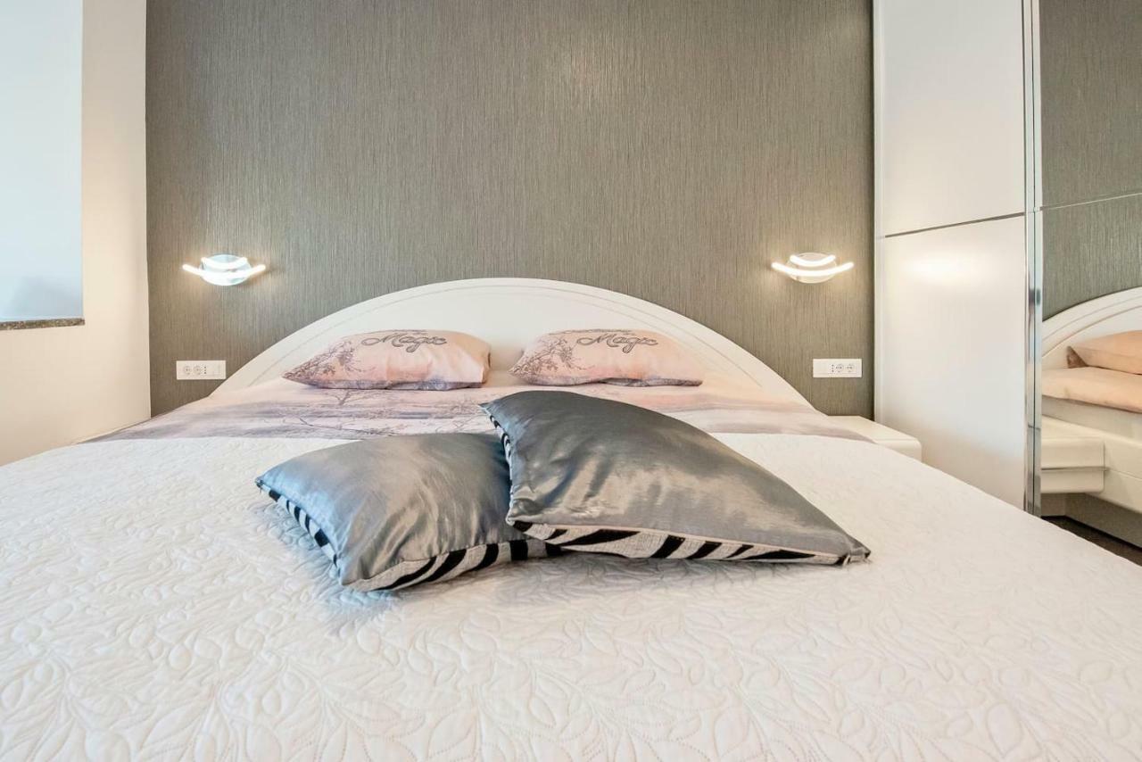 L'Aurora Luxury Apartment ซาดาร์ ภายนอก รูปภาพ